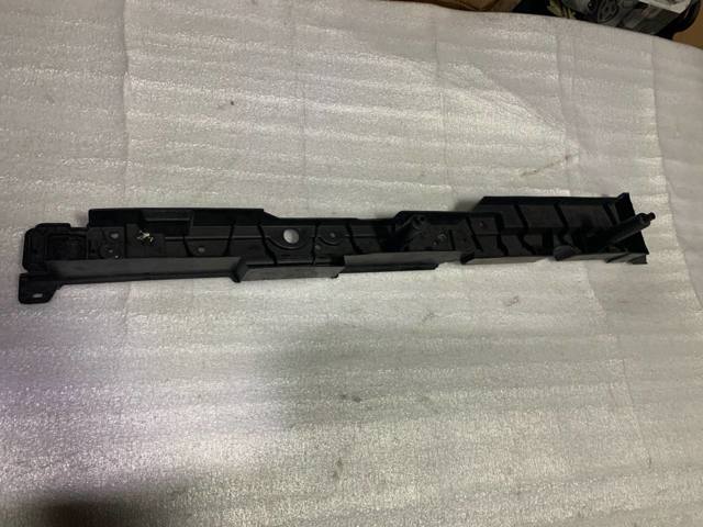 Кронштейн бампера переднього, правий 51457145914 BMW