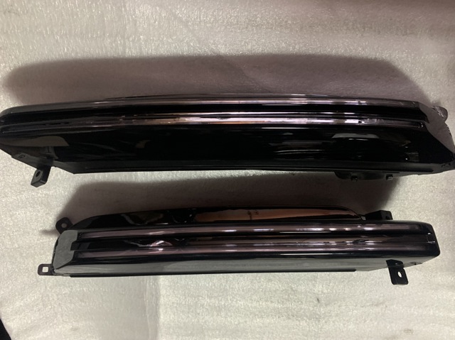 Габарит-показник повороту в бампері, правий 9Y0953050 PORSCHE