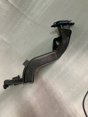 Горловина бачка омивача A2138600164 MERCEDES