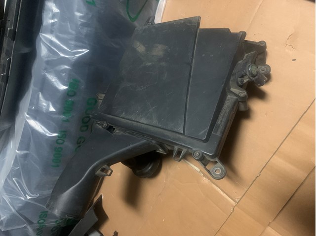 Корпус повітряного фільтра A2750900901 MERCEDES