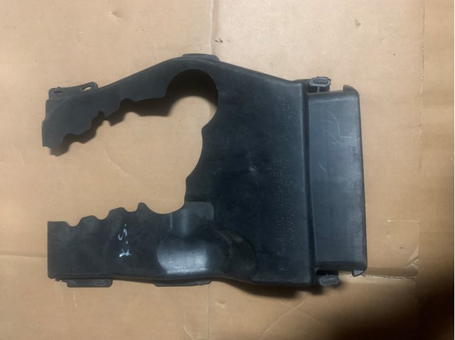 Кришка двигуна декоративна A2760108904 MERCEDES