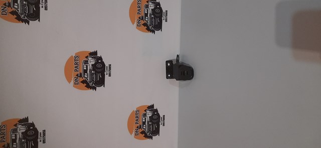 Кронштейн суппорту радіатора нижній 68286731AA CHRYSLER