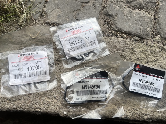 Прокладка клапанної кришки двигуна, кільце MN149705 MITSUBISHI