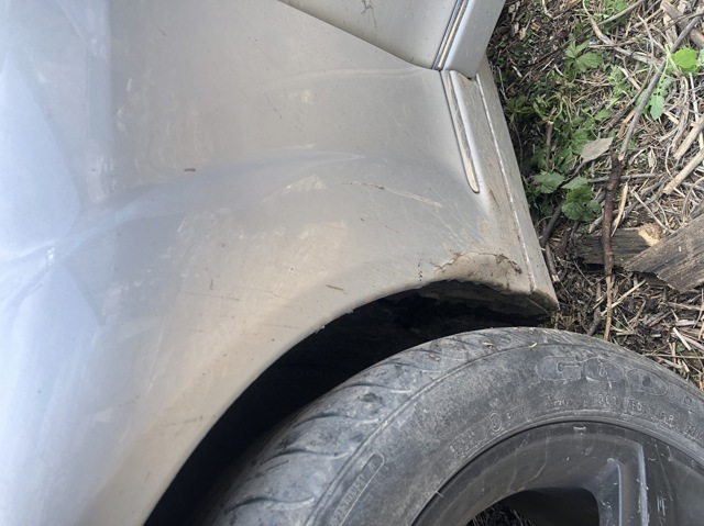 Переднє ліве крило A2218800118 MERCEDES