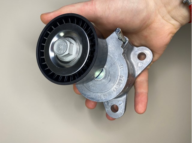 Натягувач приводного ременя Dodge Caliber SXT