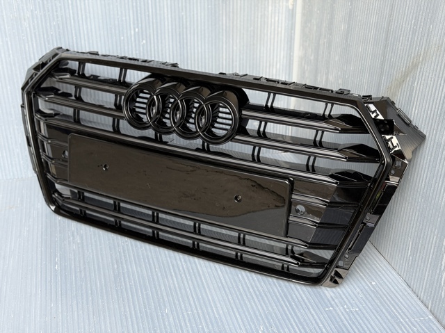 Облицювання радіатора 8W0853651BR VAG