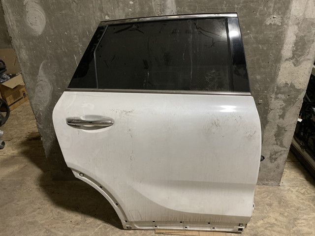 Двері пасажирські задні праві 77004C6000 HYUNDAI