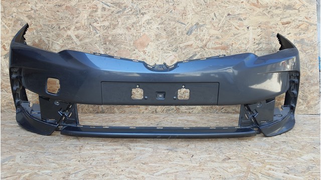 Бампер на авто 5211902F30 TOYOTA