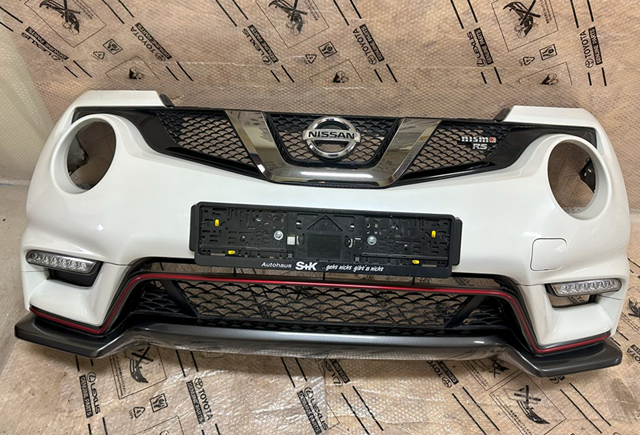 Решітка радіатора 62072BV80A NISSAN