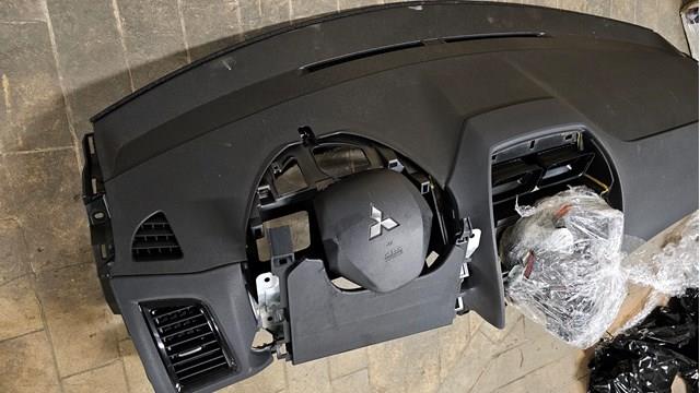 Подушка безпеки водія 7030A647XA MITSUBISHI