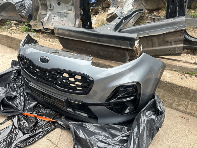 Накладка на передній бампер 86512F1500 HYUNDAI