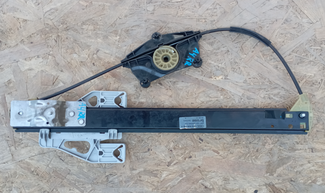 Склопідйомник задніх правих дверей 8K0839462A VAG
