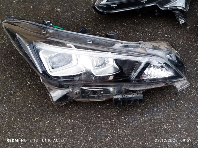 Основна фара - вставка 260105SH5A NISSAN