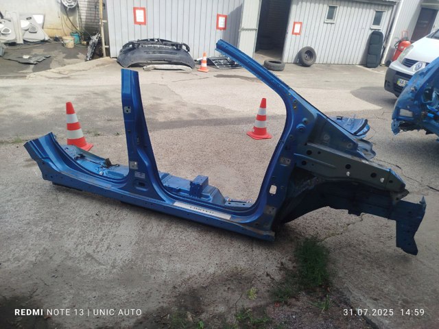Лонжерон рами передній правий 641005493R RENAULT