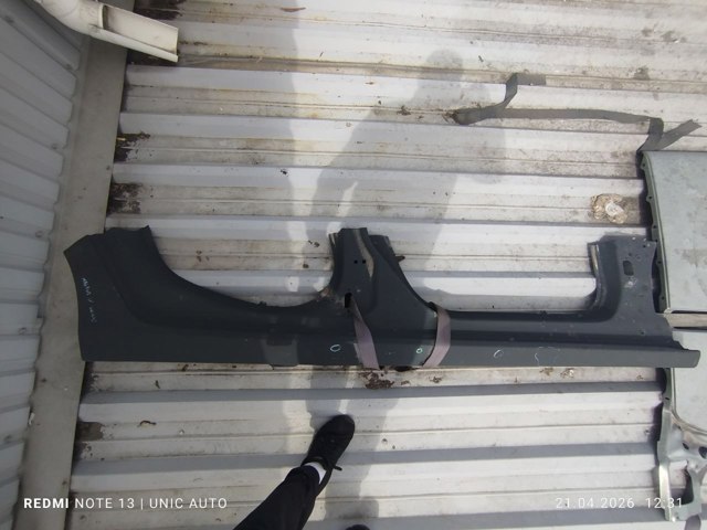 Поріг зовнішній правий 764609241R RENAULT