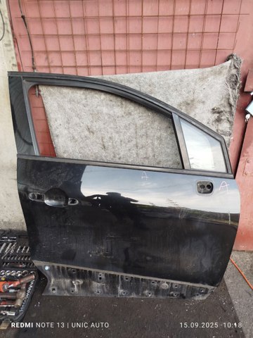 Дверка передня права 801009996R RENAULT