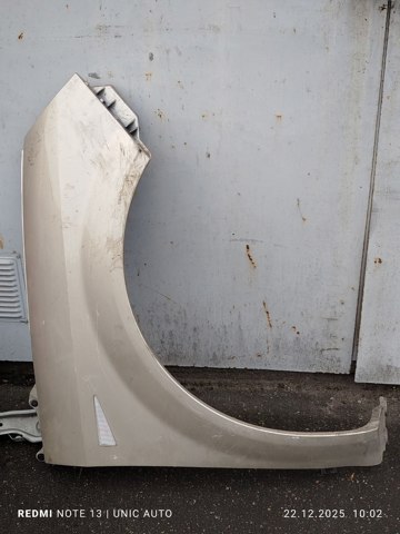 Переднє праве крило 8200020569 RENAULT