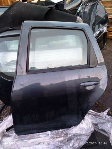 Двері пасажирськи задні ліві Renault DUSTER 1