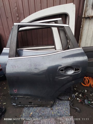Двері задні 821013004R RENAULT