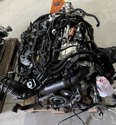 Двигун у зборі 11005A62666 BMW