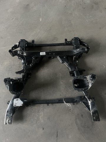Підрамник передньої підвіски 31116779357 BMW