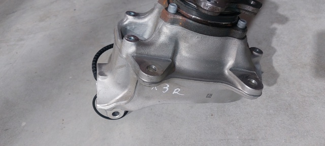 Цапфа передні праві 31216882598 BMW