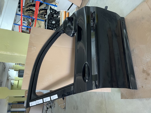 Дверка передня права 41007465528 BMW