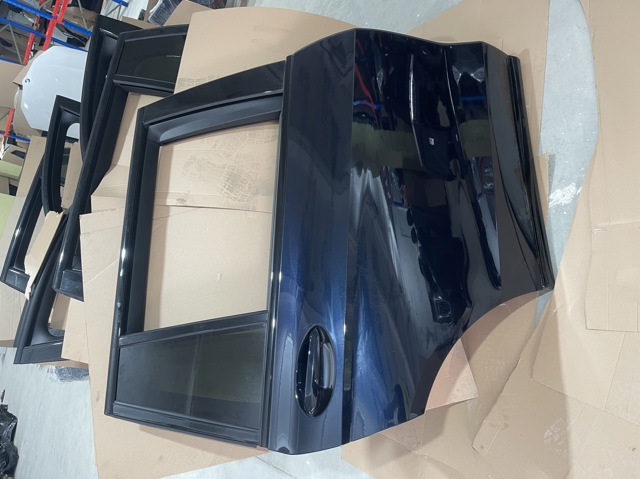 Двері задні в зборі 41527931202 BMW