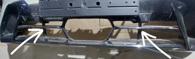 Решітка переднього бампера, центральна 51115A241A7 BMW
