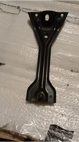 Кронштейн замку капоту 2K5805567 VAG