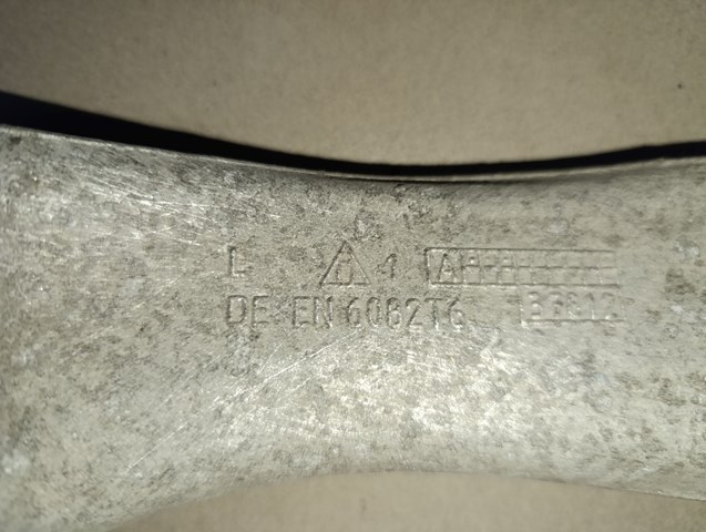 Правий важіль передній нижній підвіски 31126775972 BMW