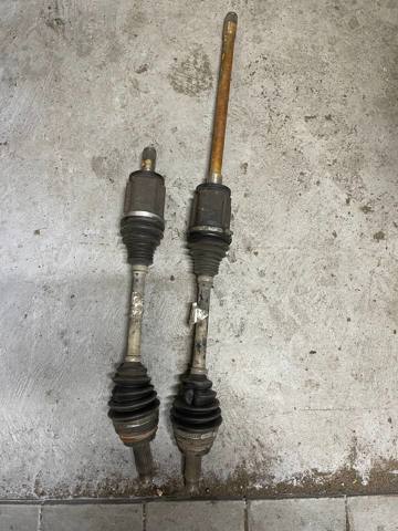 Привід передній правий 31607545126 BMW
