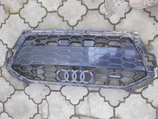 Облицювання радіатора 8W0853651EB VAG