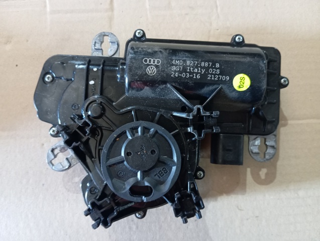 Мотор-привід відкр/закр. замку багажника (3/5-х дв.) 4M0827887B VAG