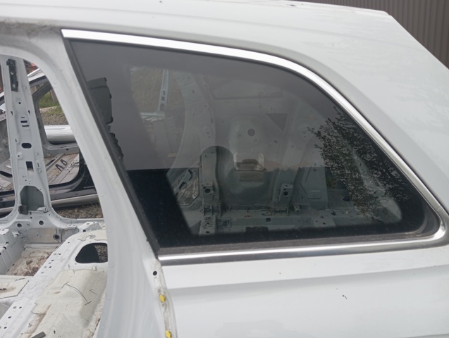 Скло багажника, ліве 4M0845297B VAG