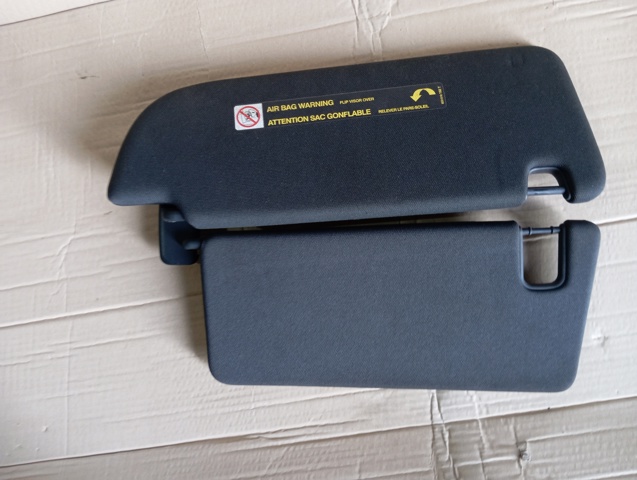 Козирок протисонячний 4M0857552BCK23 VAG