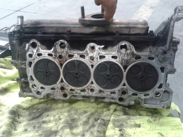 Головка двигуна 12100RBDE00 HONDA