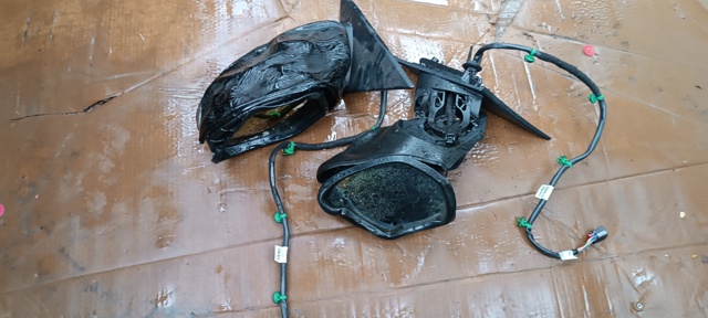 Бічне дзеркало заднього виду ліве 4M8857409AN VAG