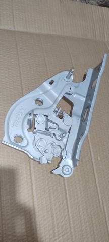 Петля капота, права 9Y0823302D PORSCHE