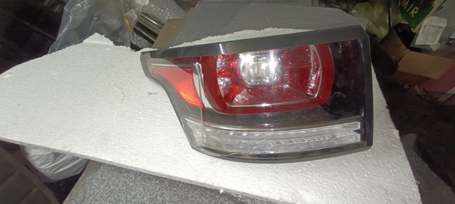 Ліхтар задній лівий LR061589 LAND ROVER