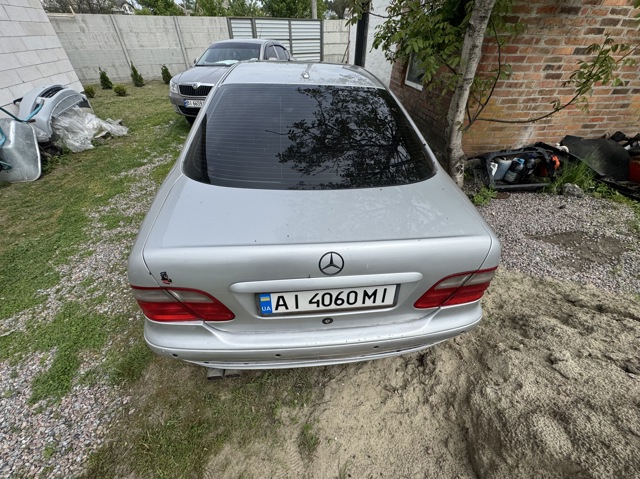 Кришка багажника кузова 2087500175 MERCEDES
