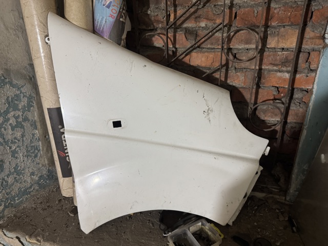 Переднє праве крило 7782524467 RENAULT