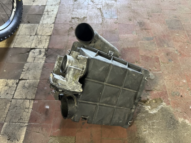Коробка фільтра A1110941102 MERCEDES