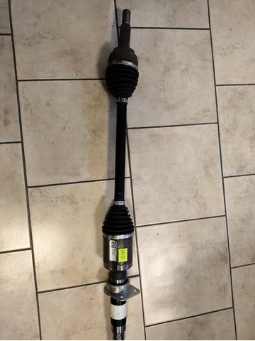 Привід правий 102711500B Tesla Model