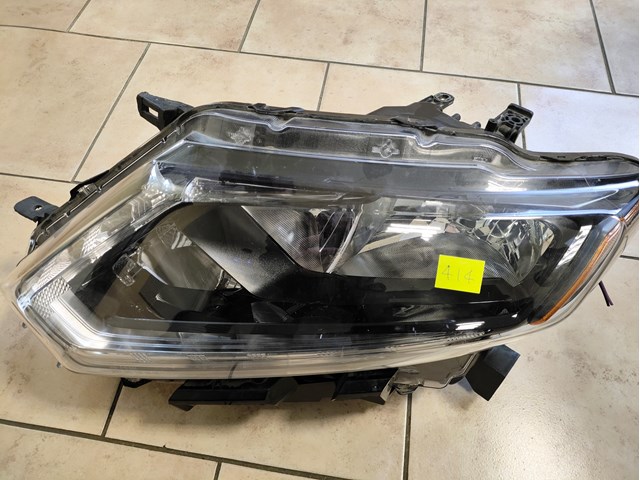 Фара ліва передня 260606FL0A NISSAN