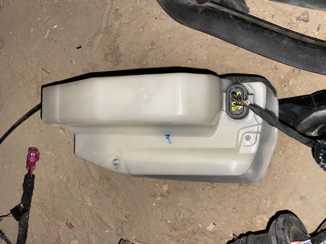 Замок водійських дверей 150067200B Tesla Model