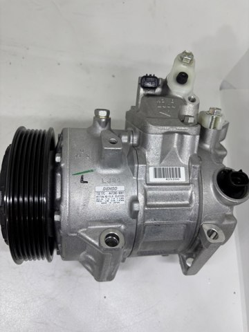 Насос кондиціонера 8831006441 TOYOTA