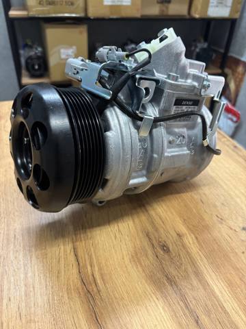 Компресор холодоагенту 883100G020 TOYOTA