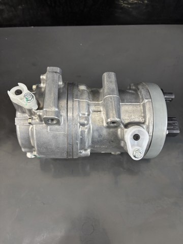 Насос кондиціонера 8837042051 TOYOTA