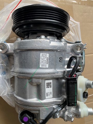 Компресор кліматичної установки A0042301711 MERCEDES